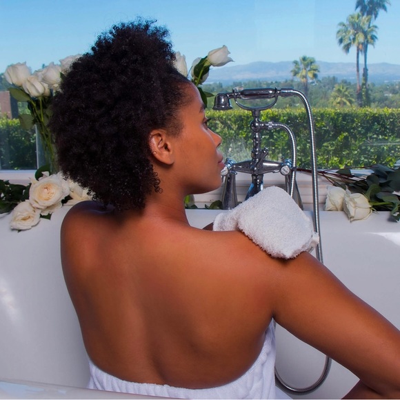 Daily Concepts Daily Exfoliating Mitts - unopened NWT NIB - Picture 7 of 9